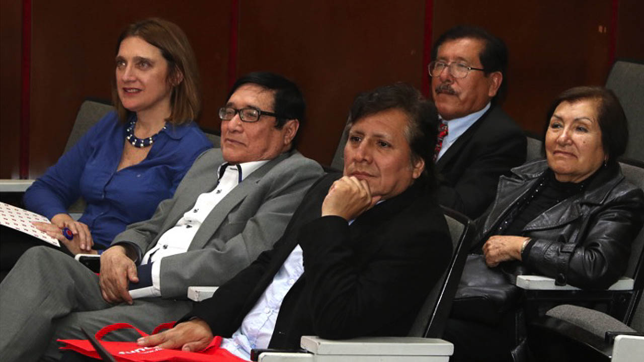 Imagen del acto del X aniversario de EcL en Perú.